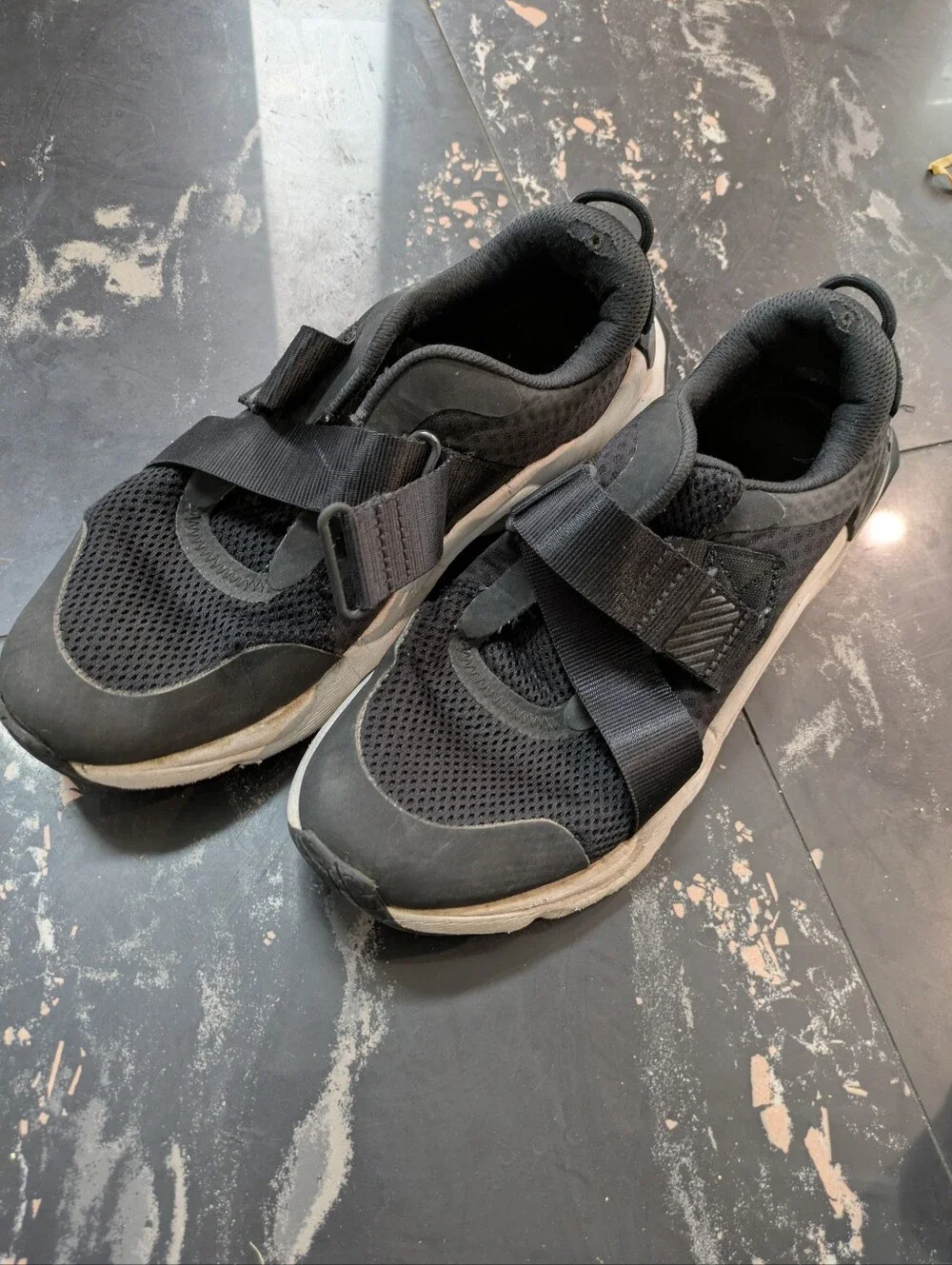 Sorel Black Kinetic RNEGD Strap Sneaker Size 9